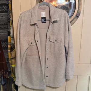 Vuori Women’s Sycamore Shirt Jacket Size L